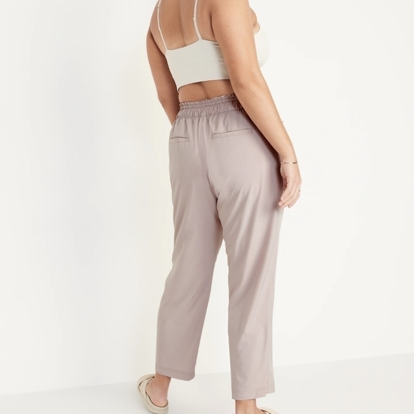 4X - Old Navy | High-Waisted StretchTech Cropped Taper Pants - Picture 3 of 5